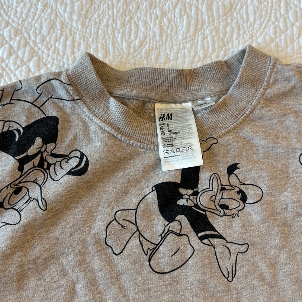 H&M women’s Disney sweatshirt tunic 3/4 sleeve Mickey donal duck sz small - Picture 4 of 6